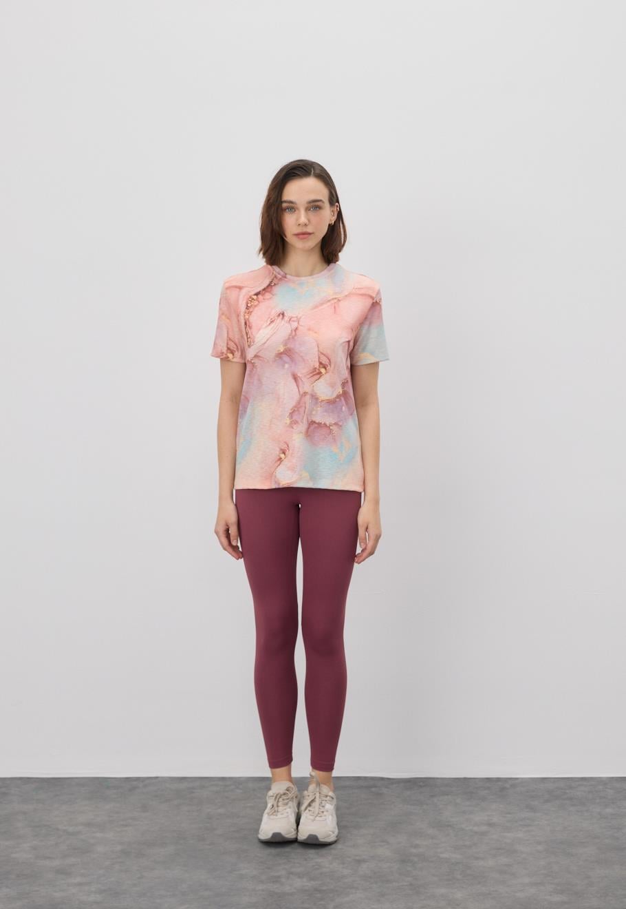 Kadın Rose Baskılı Fırfırlı T-Shirt