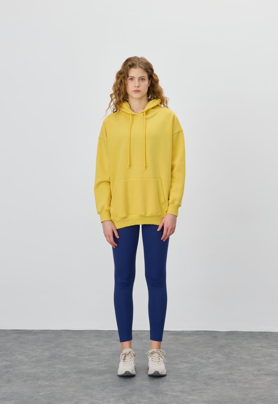 Kadın Sarı Renk Kapüşonlu Oversize Sweatshirt