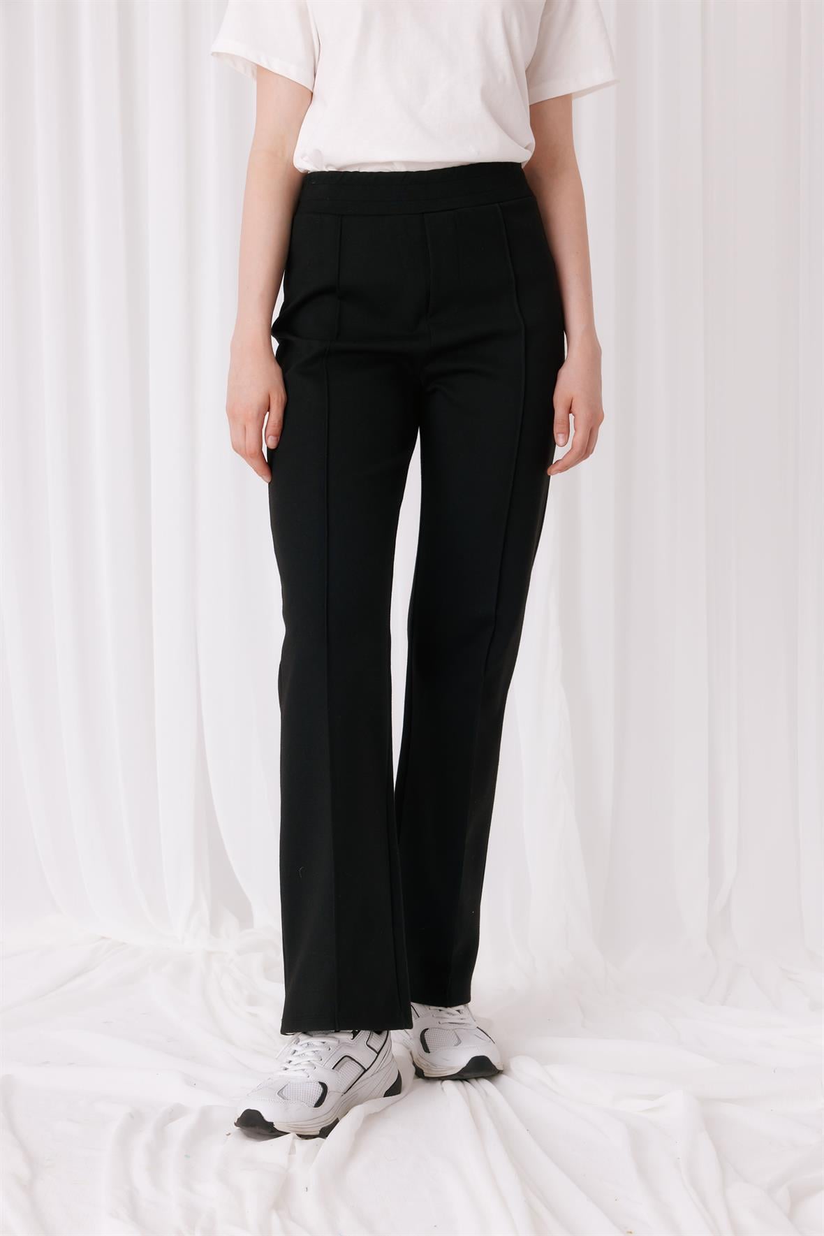 Kadın Siyah Çımalı Pantolon