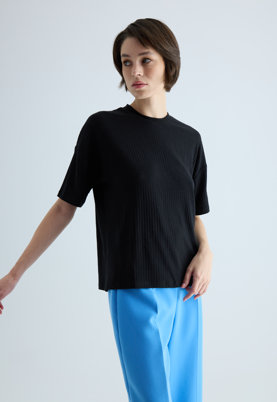 Kadın Siyah Renk Basic Kaşkorse Bisiklet Yaka T-Shirt