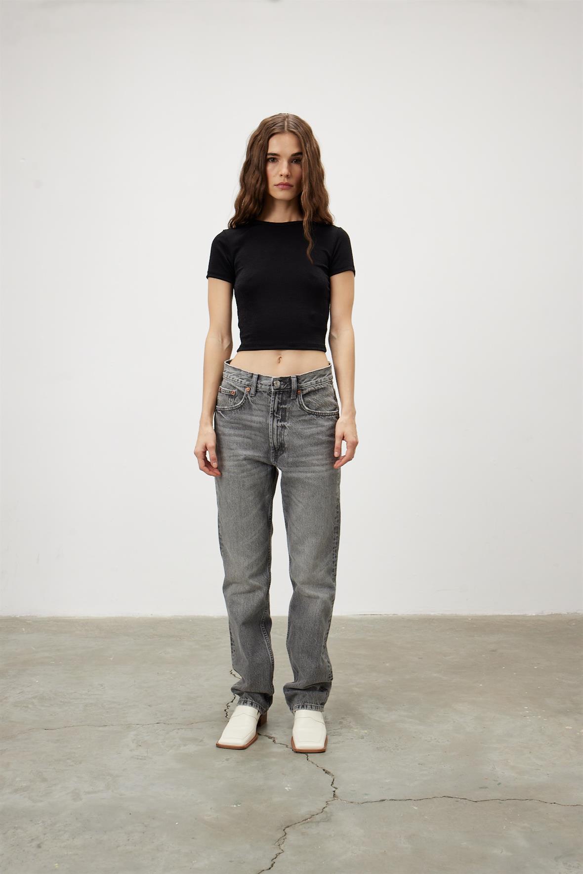 Kadın Siyah Renk Basic Kısa Kollu T-Shirt