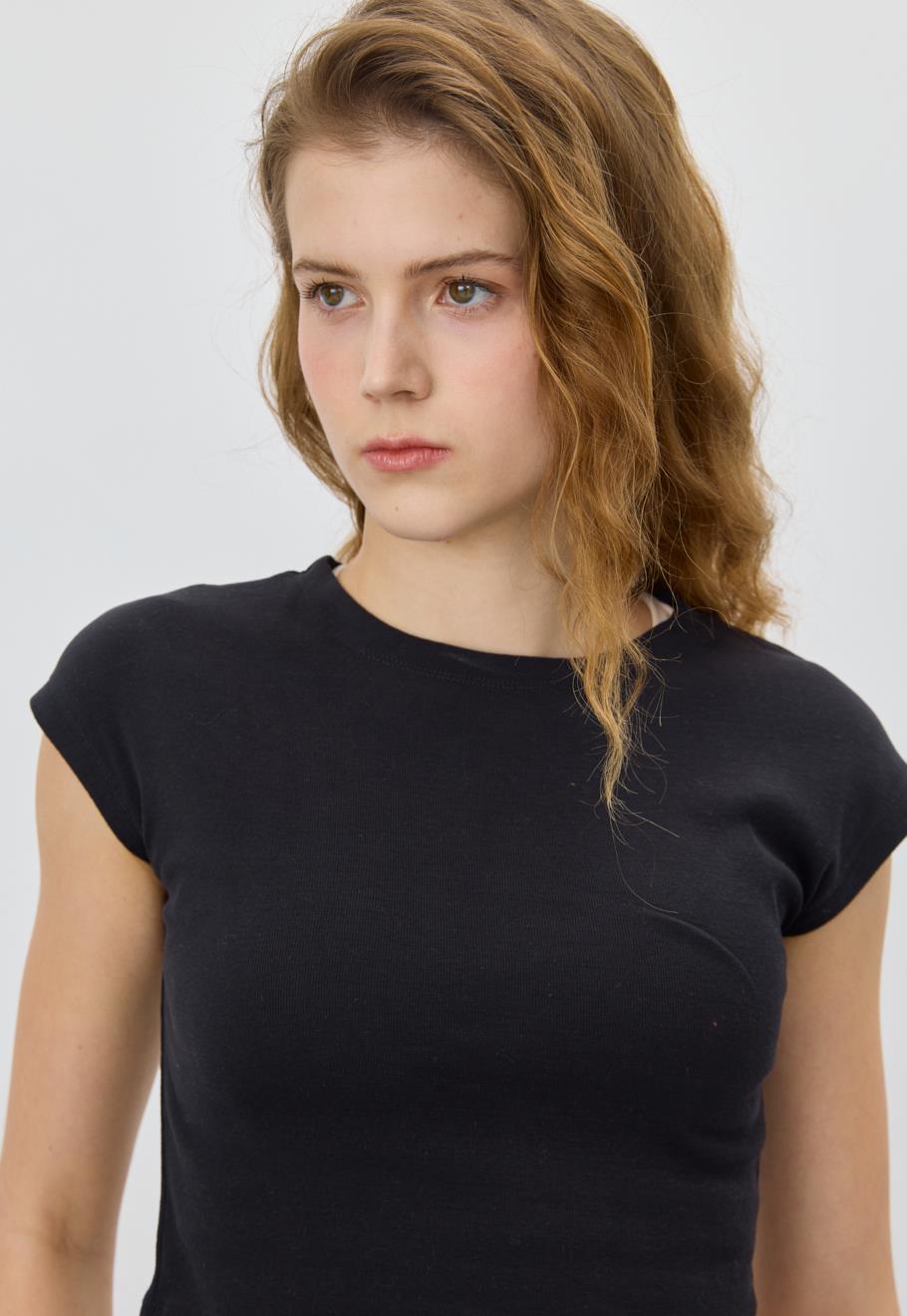 Kadın Siyah Renk Crop T-Shirt