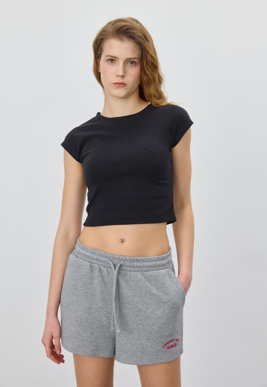 Kadın Siyah Renk Crop T-Shirt