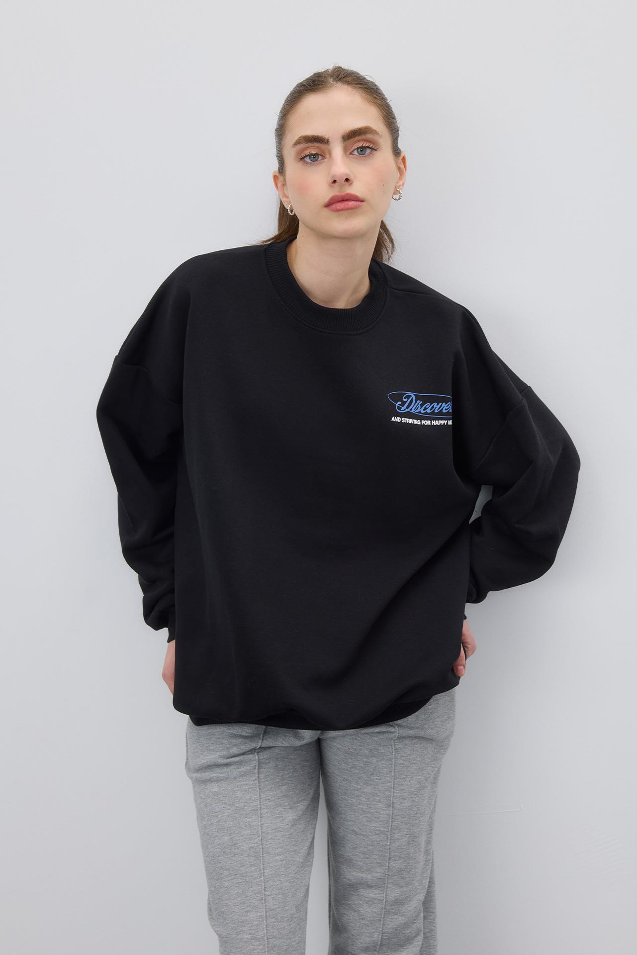 Kadın Siyah Renk Discoveries Baskılı Sweatshirt