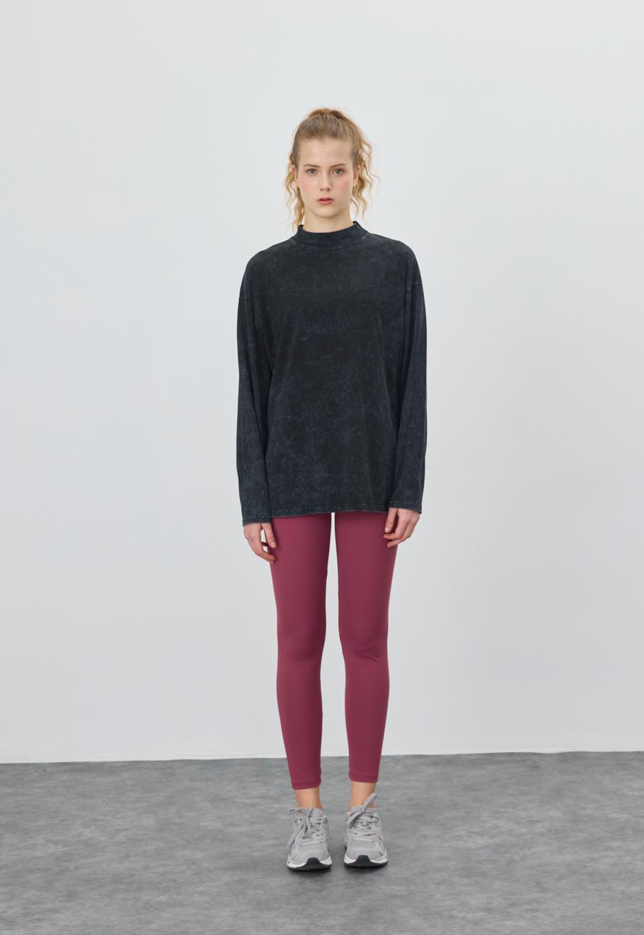 Kadın Siyah Renk Eskitmeli Oversize Basic Uzun Kolu T-Shirt