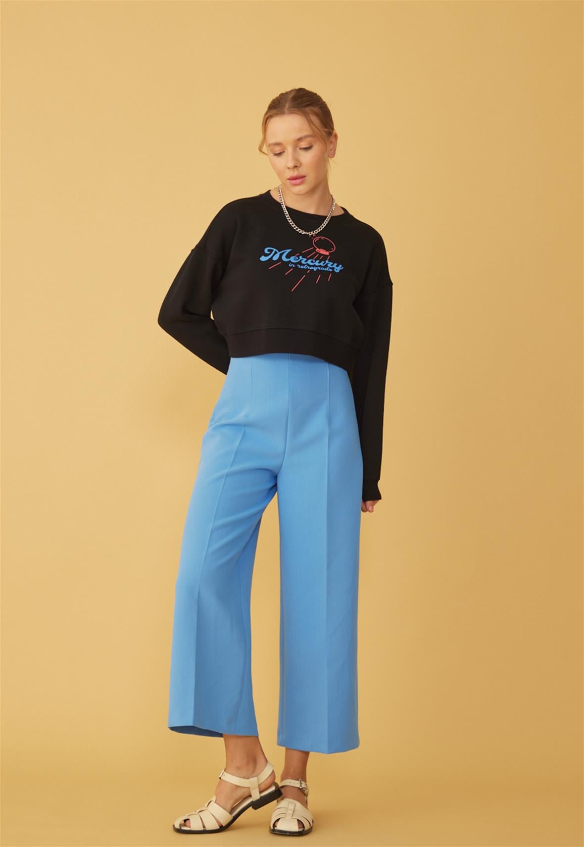 Kadın Siyah Renk Mercury Baskılı Crop Sweatshirt