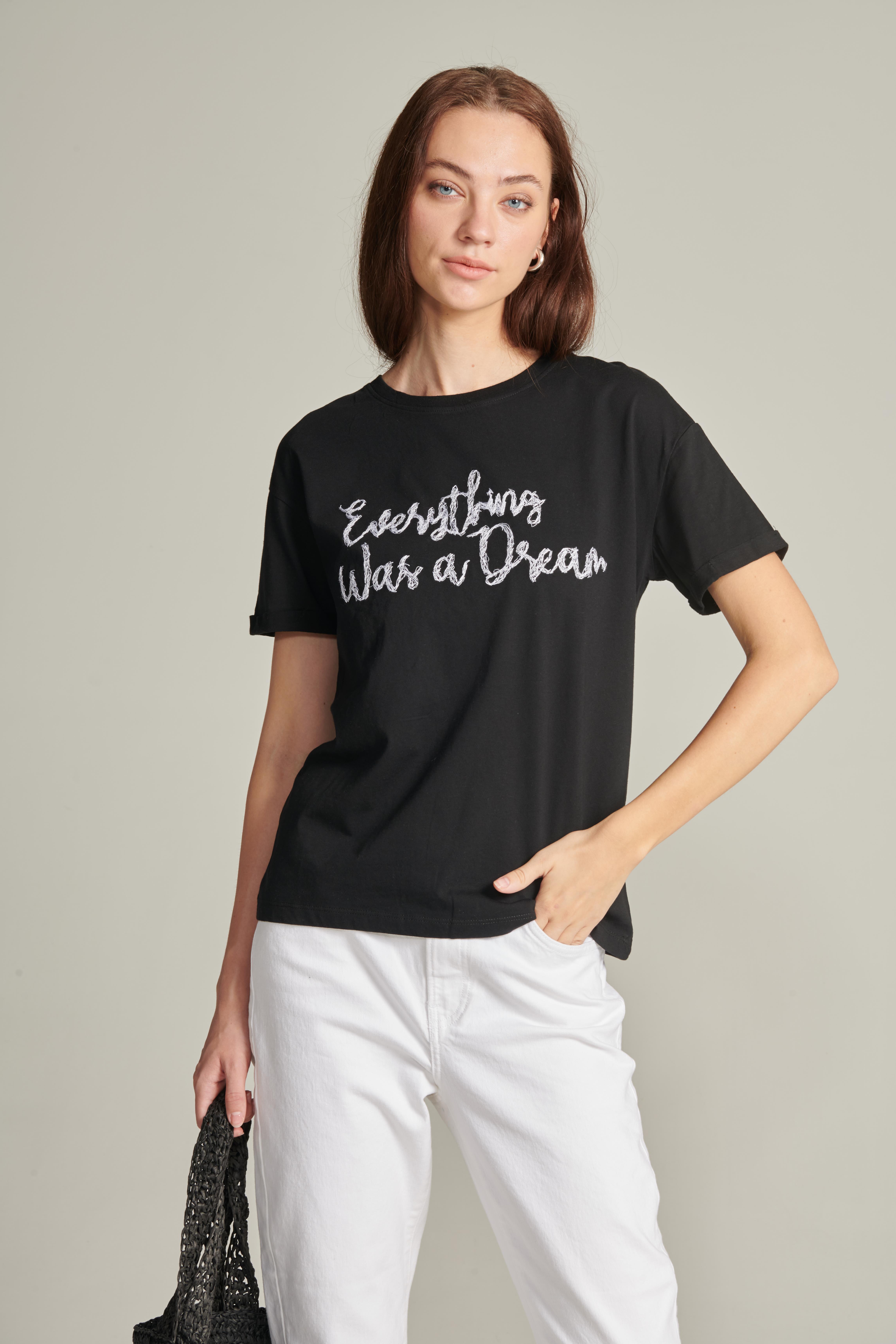 Kadın Siyah Renk Nakış Detaylı Kısa Kollu T-shirt