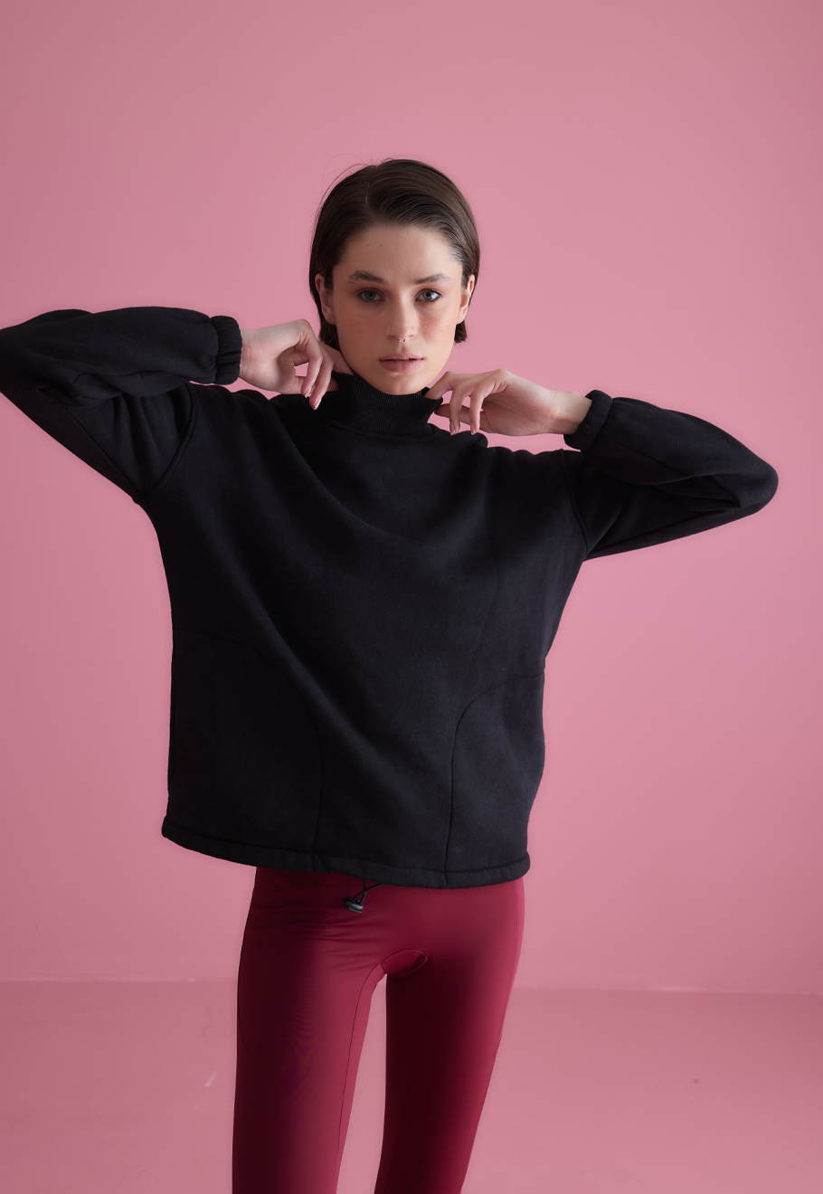 Kadın Siyah Renk Yıkamalı Cepli Yarım Boğazlı Sweatshirt