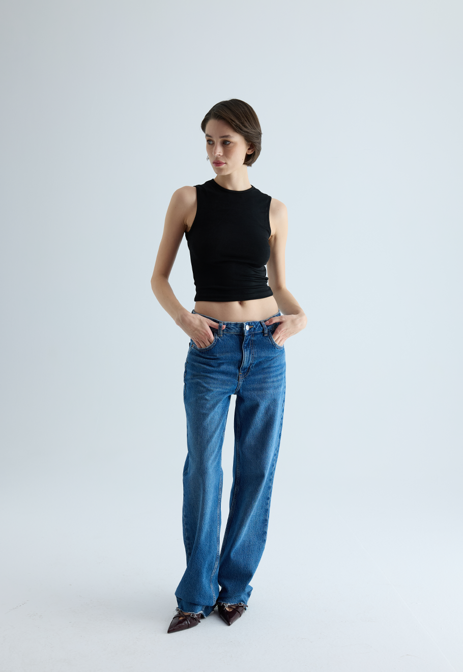 Kadın Siyah Sırt Dekolteli Crop Bluz