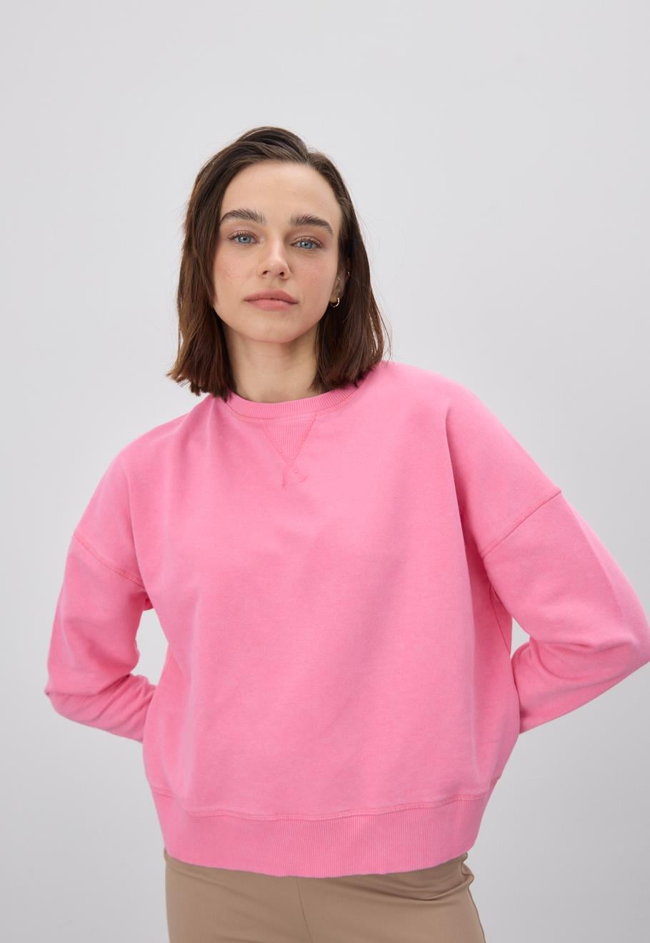 Kadın V Detaylı Efektli Pembe Renk Kısa Sweatshirt