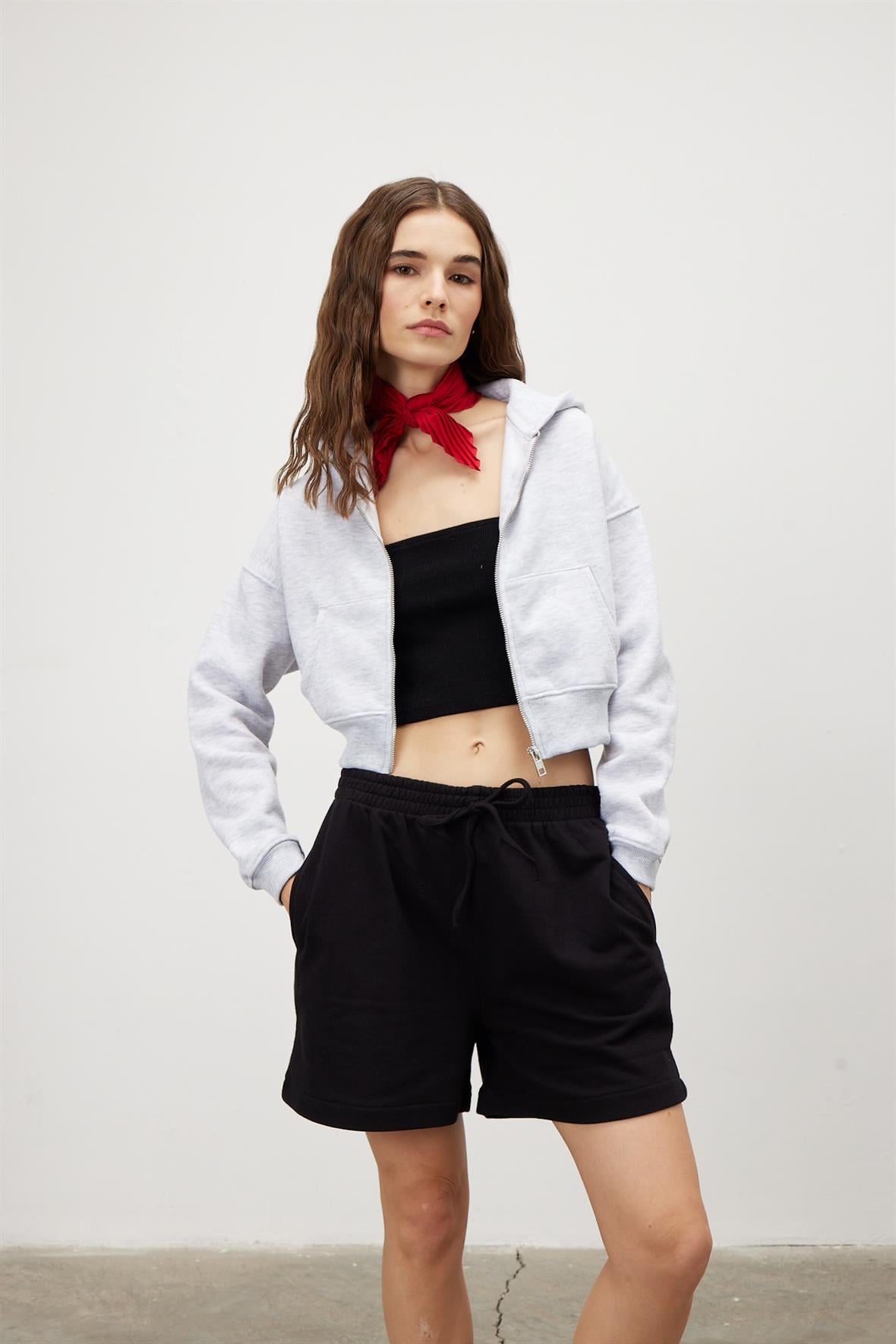 Kapüşonlu Şardonlu Crop Sweat Hırka