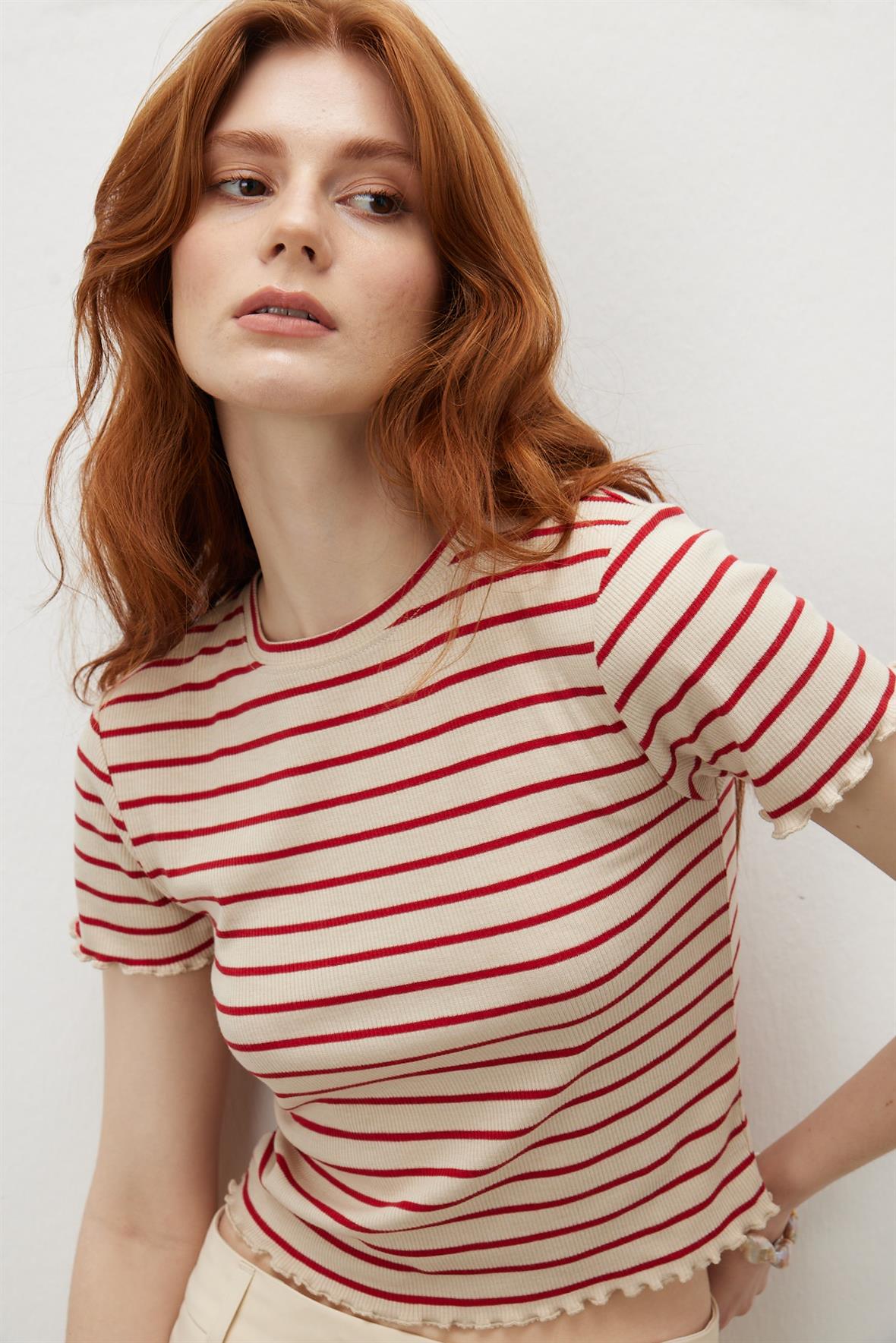 Kırmızı Ekru Çizgili Crop