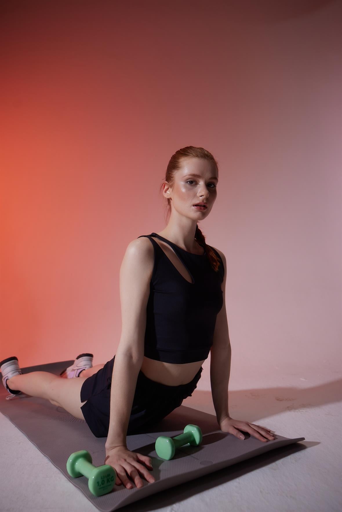 Omuz Detaylı Spor Crop Bluz