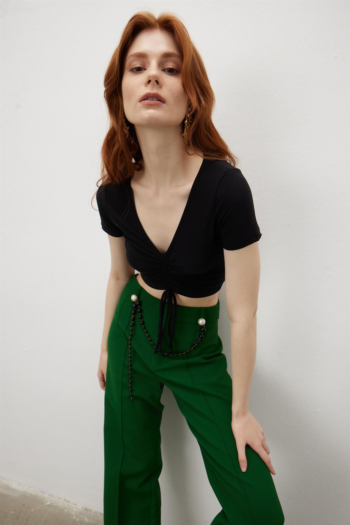 Ortası Büzgülü V Yaka Crop Bluz