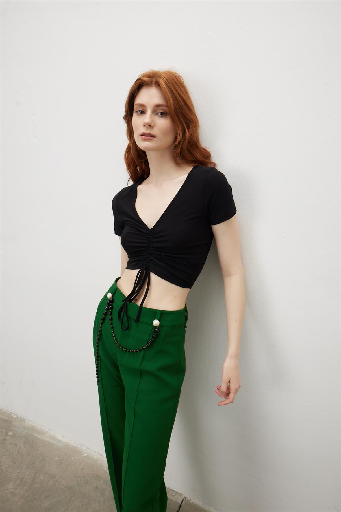 Ortası Büzgülü V Yaka Crop Bluz