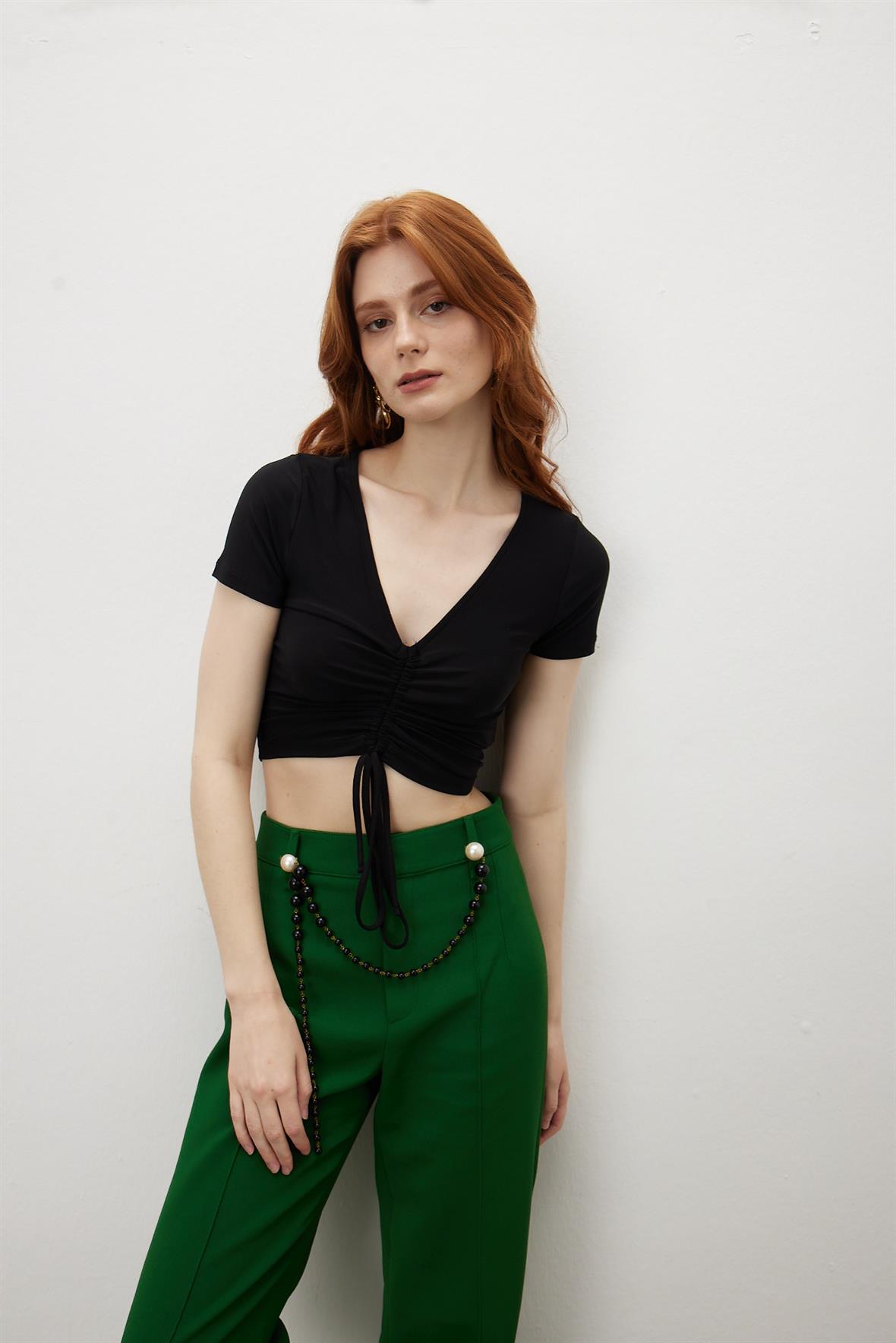 Ortası Büzgülü V Yaka Crop Bluz