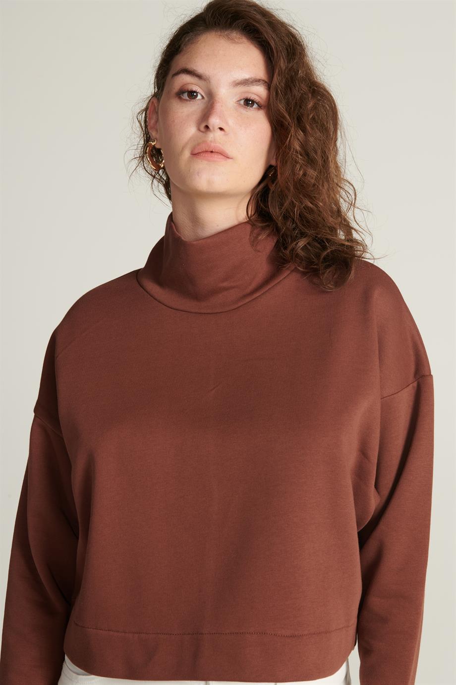 Balıkçı Yaka Sweatshirt