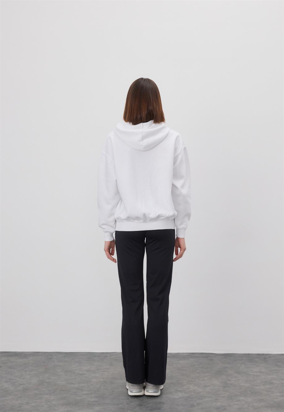Kadın Beyaz Renk Fermuarlı Kapüşonlu Sweatshirt Hırka