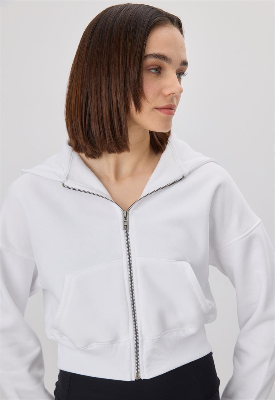 Kadın Beyaz Renk Kapüşonlu Şardonlu Crop Sweatshirt Hırka
