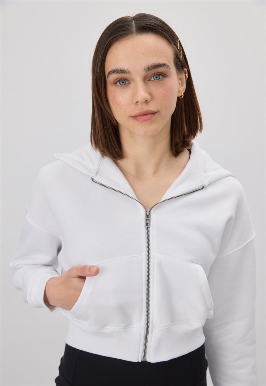 Kadın Beyaz Renk Kapüşonlu Şardonlu Crop Sweatshirt Hırka