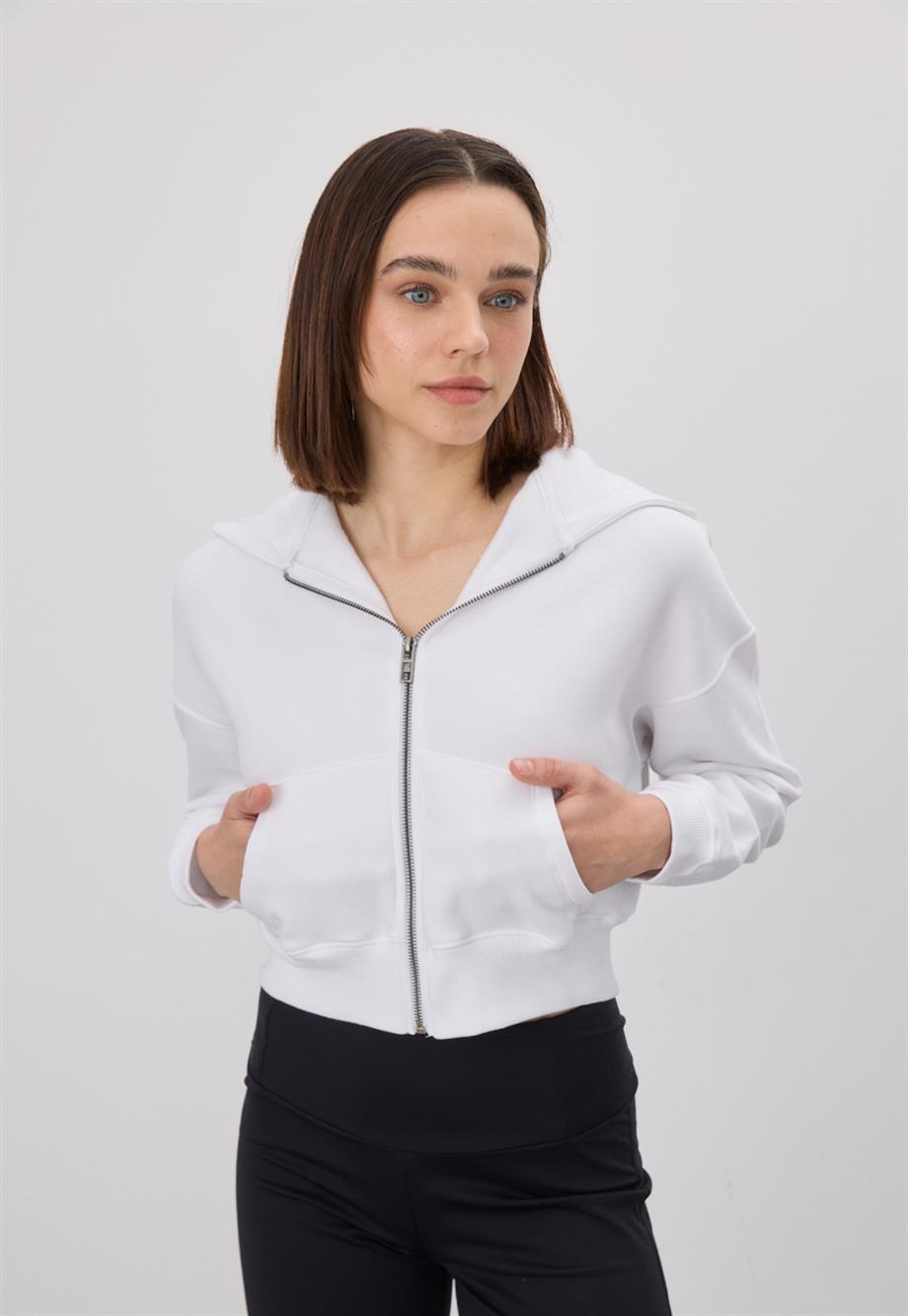 Kadın Beyaz Renk Kapüşonlu Şardonlu Crop Sweatshirt Hırka