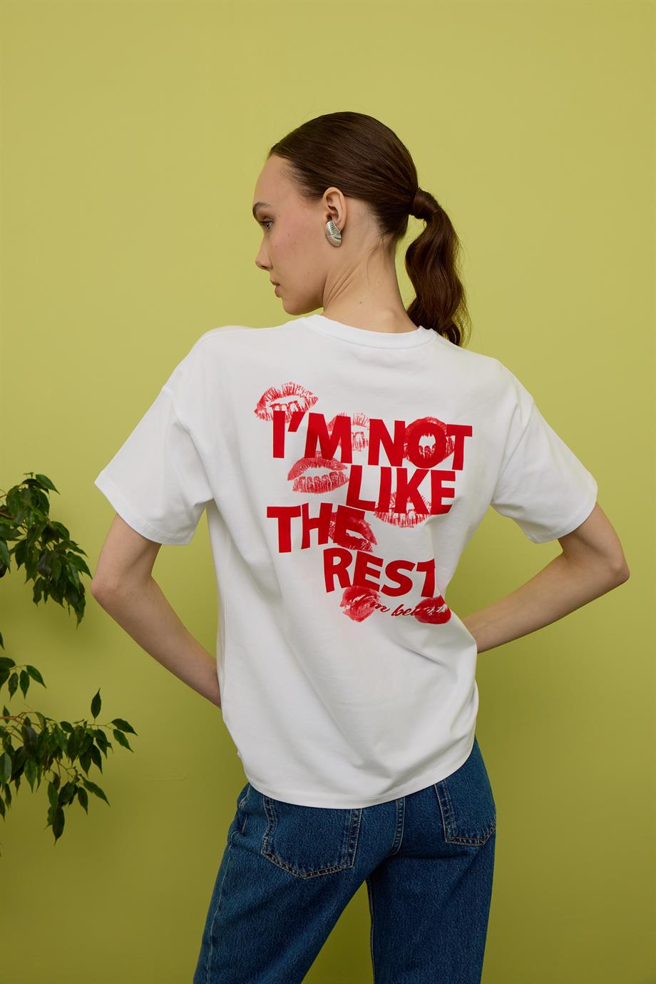 Kadın Beyaz Renk Önü ve Arkası Baskılı Oversize Kısa Kollu Tshirt