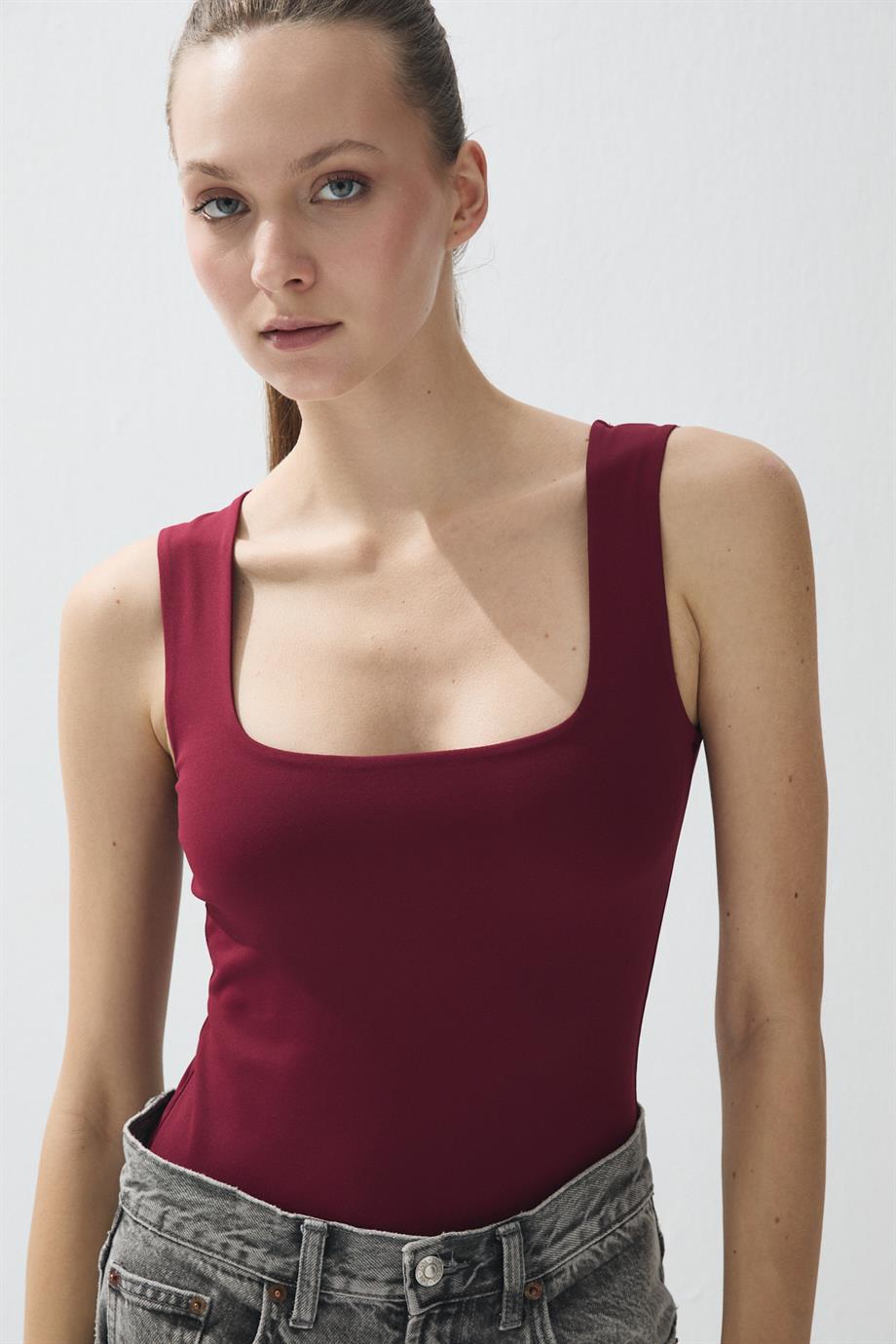 Kadın Bordo Renk Kare Yaka Çıtçıtlı Body