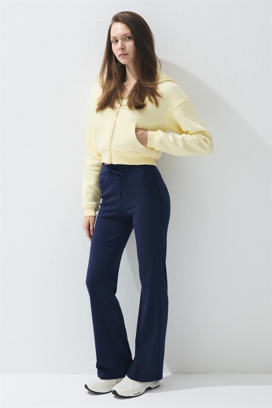 Kadın Butter Renk Kapüşonlu Şardonlu Crop Sweatshirt Hırka