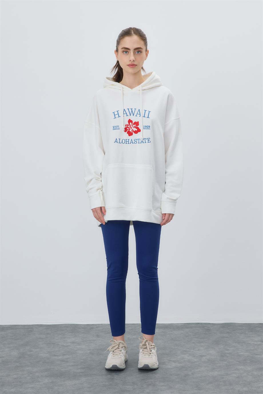 Kadın Ekru Renk Baskılı Kapüşonlu Oversize Sweatshirt