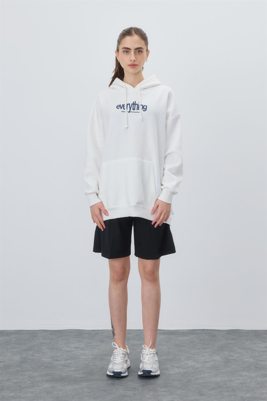 Kadın Ekru Renk Baskılı Sweatshirt