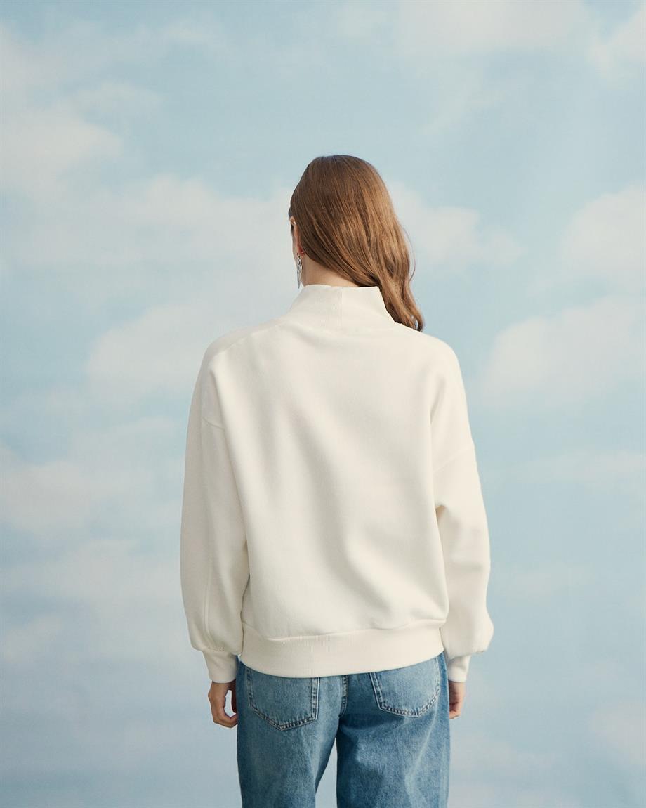 Kadın Ekru Renk Baskılı Yarım Balıkçı Yaka Sweatshirt