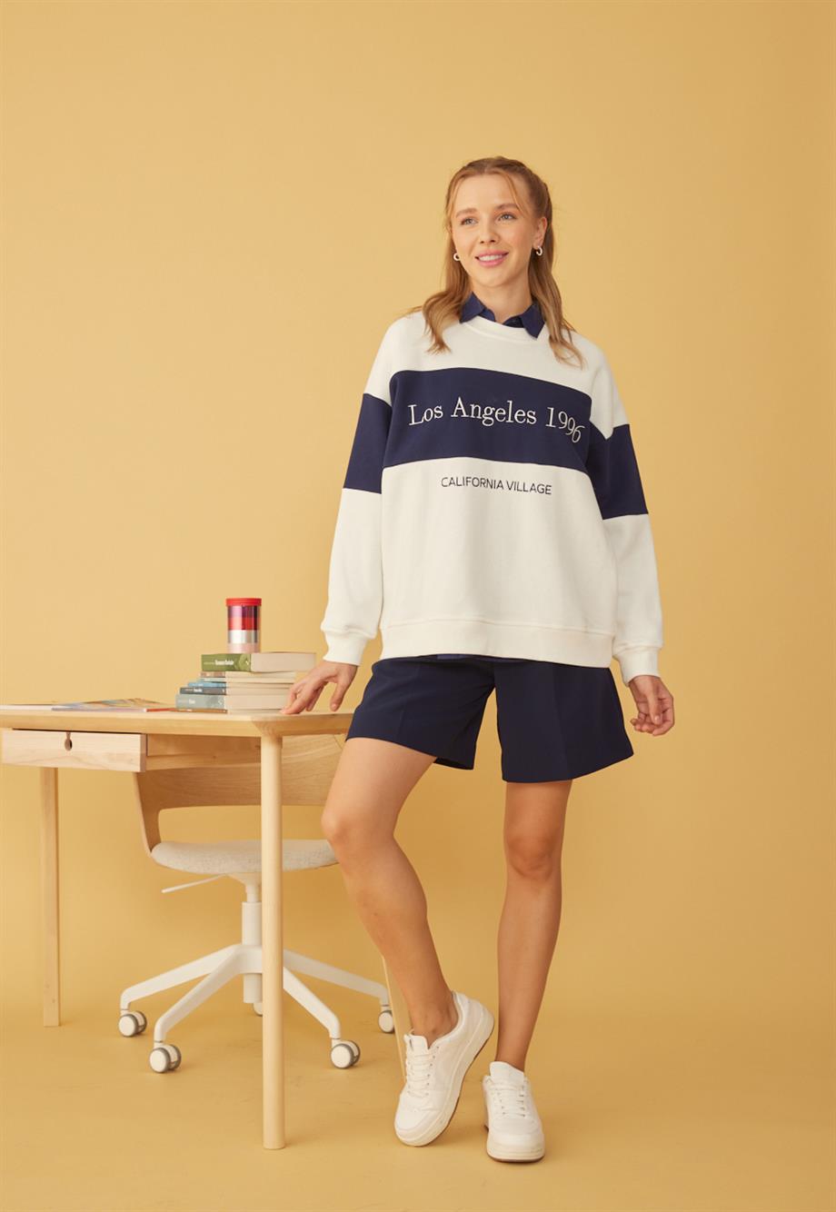 Kadın Ekru Renk Lacivert Detaylı Los Angeles Baskılı Sweatshirt