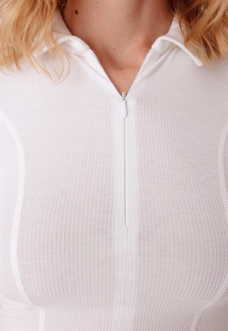 Kadın Ekru Renk Polo Yaka Yarım Fermuarlı Crop T-Shirt