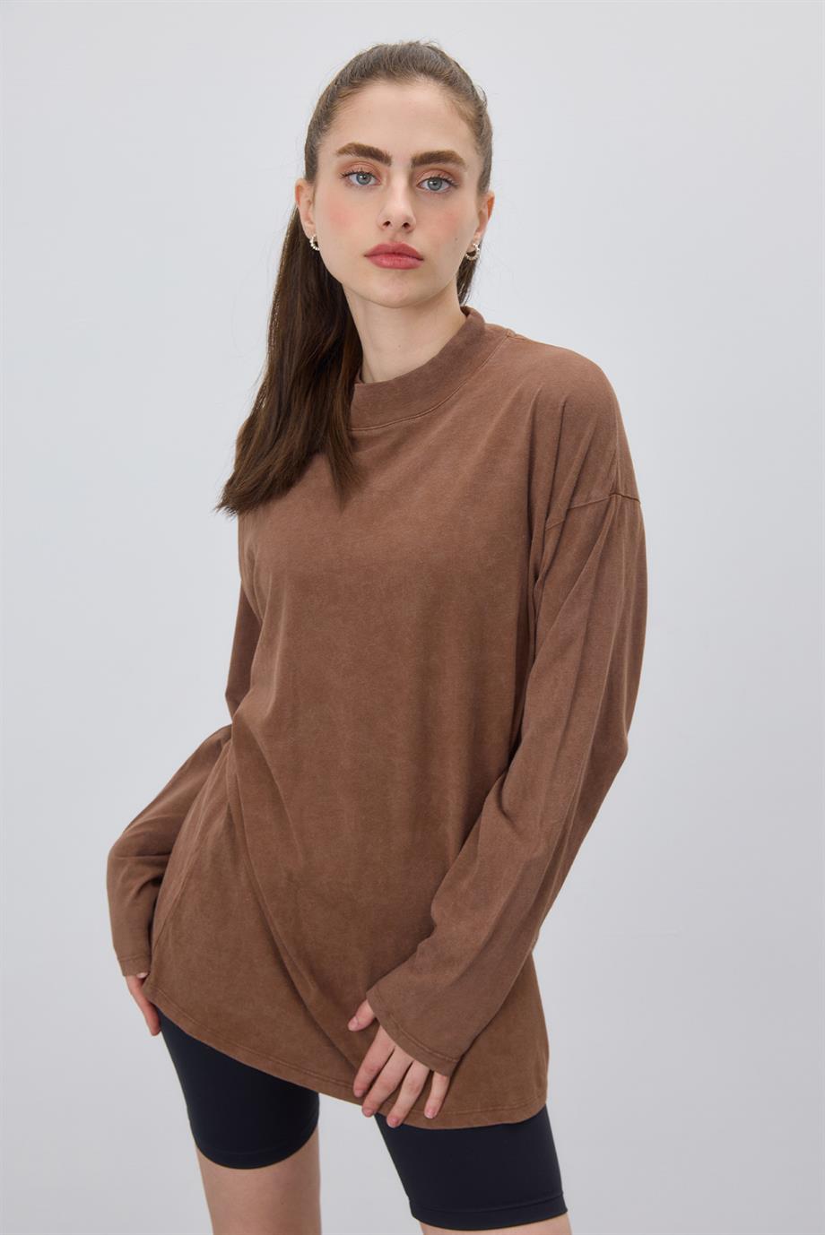 Kadın Kahverengi Eskitmeli Oversize Basic Uzun Kolu T-Shirt