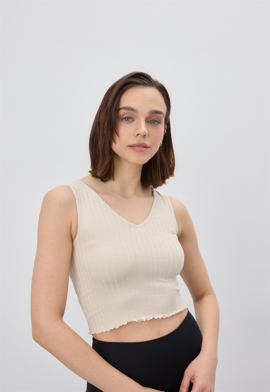 Kadın Krem Renk V Yaka Crop Bluz