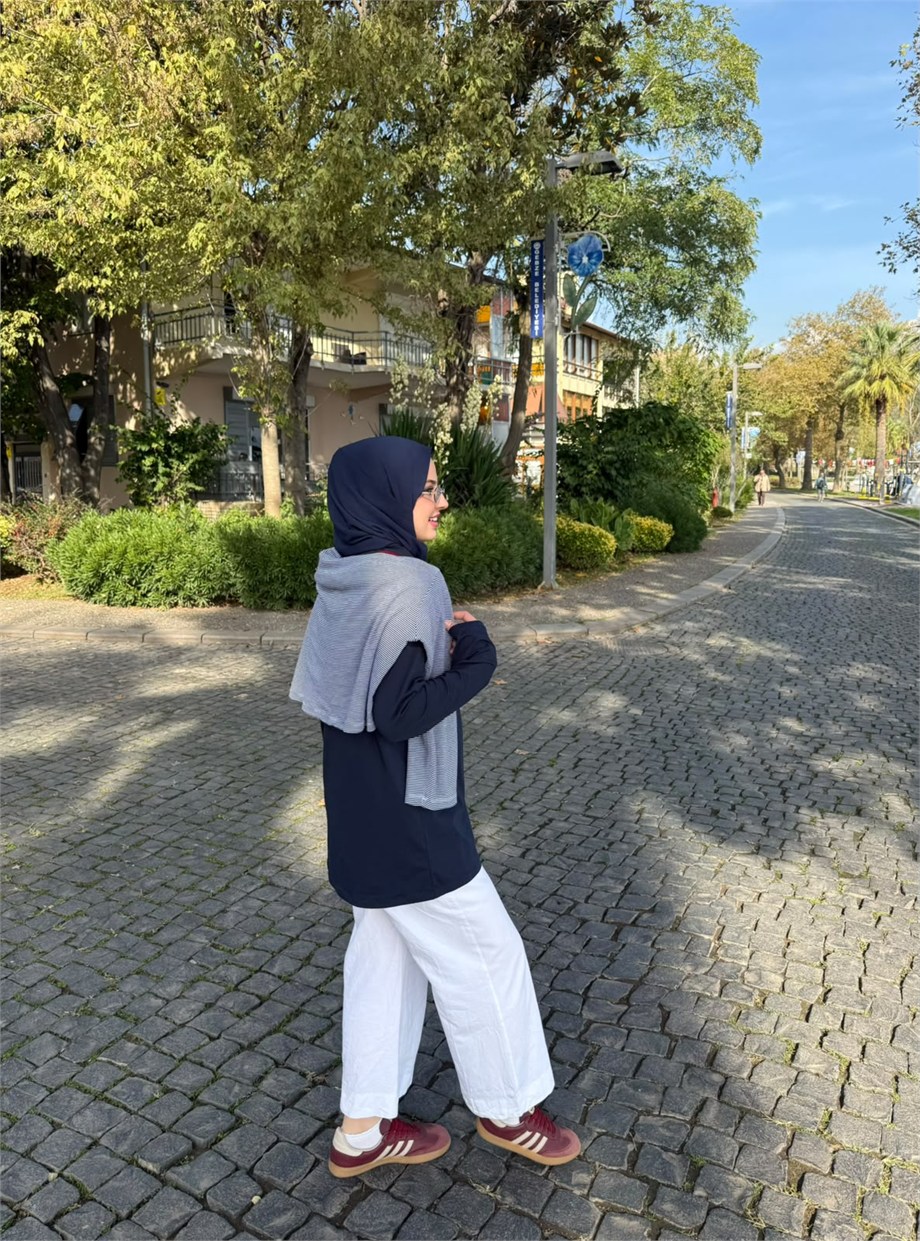 Kadın Lacivert Renk Basic Uzun Kollu T-shirt