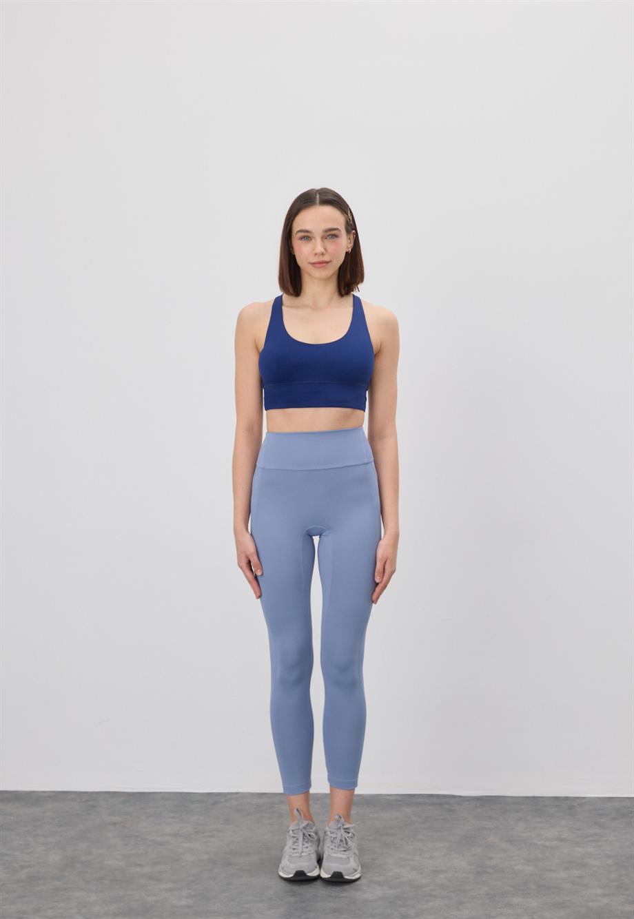 Kadın Lacivert Renk Sırt Detaylı Spor Bluz