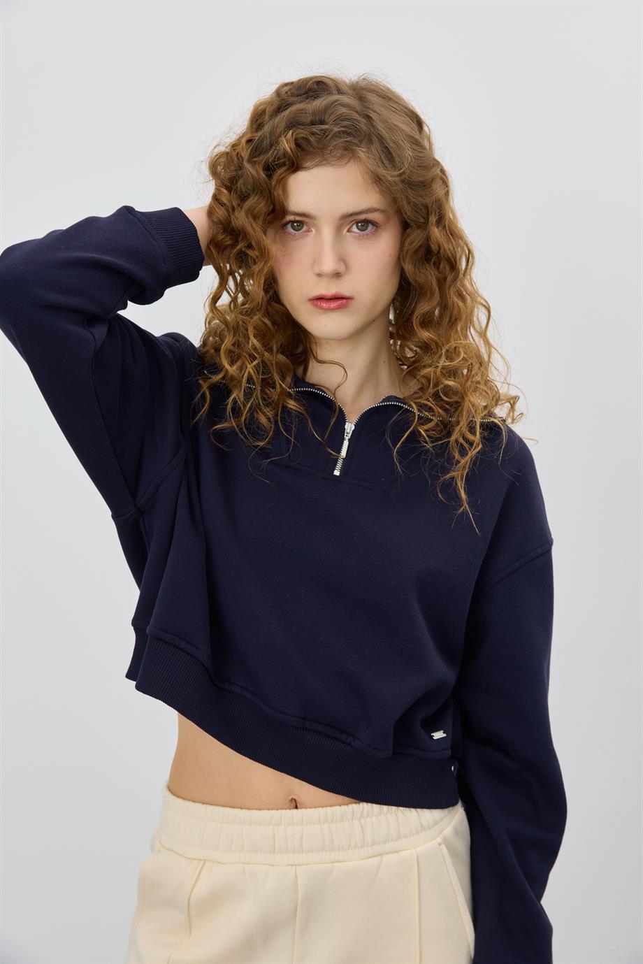 Kadın Lacivert Renk Yarım Fermuarlı Sweatshirt