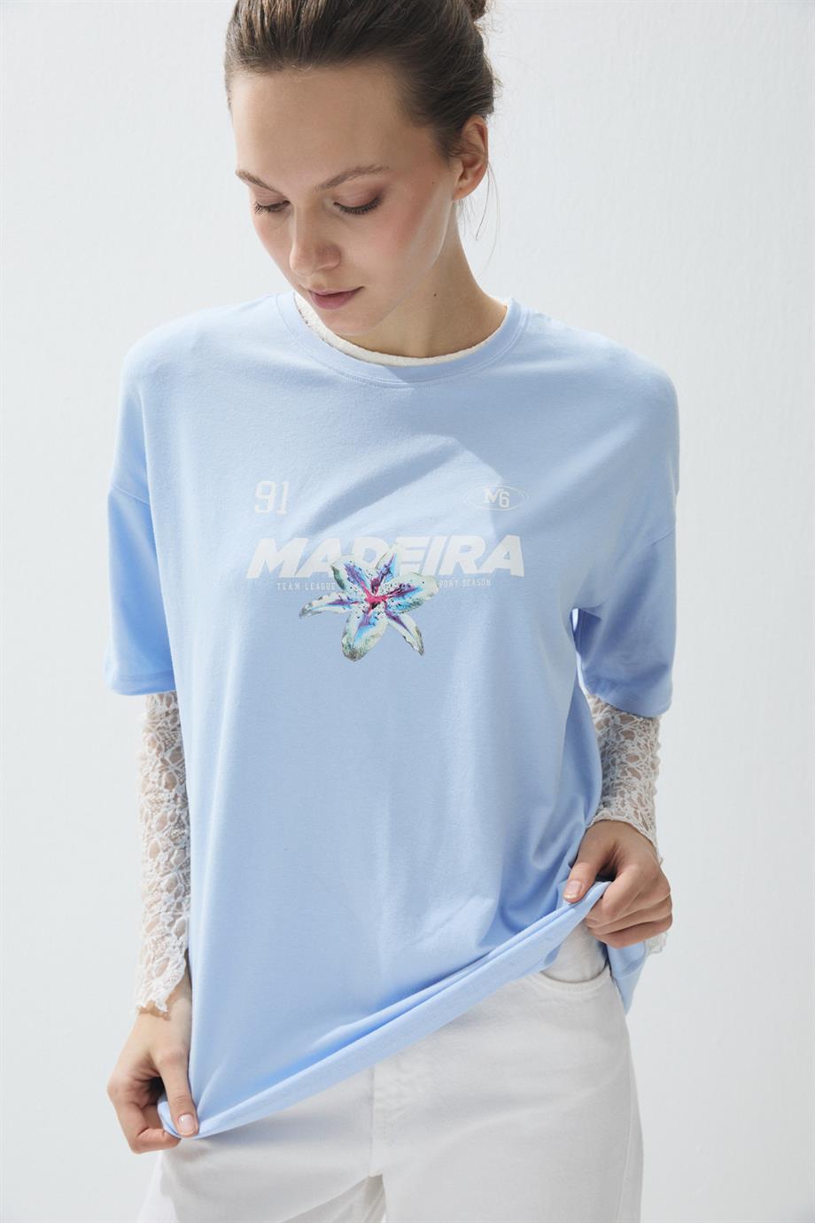 Kadın Mavi Renk Baskılı Oversize T-shirt