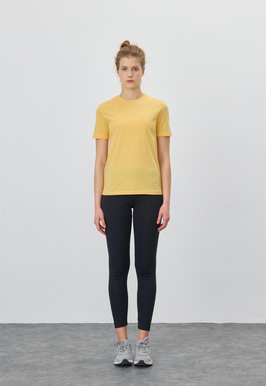Kadın Muz Renk Basic T-Shirt