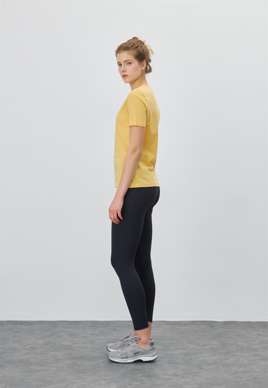 Kadın Muz Renk Basic T-Shirt