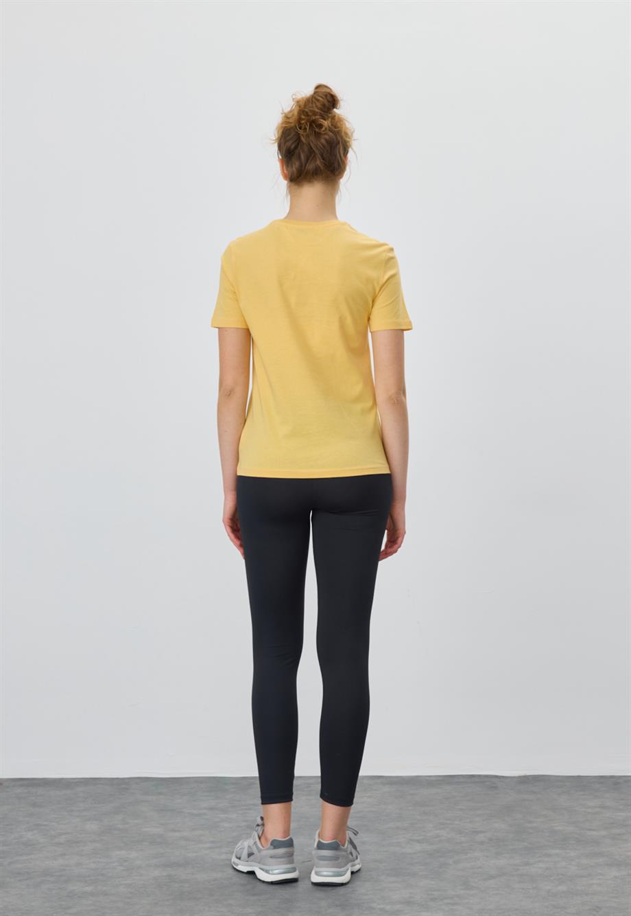 Kadın Muz Renk Basic T-Shirt