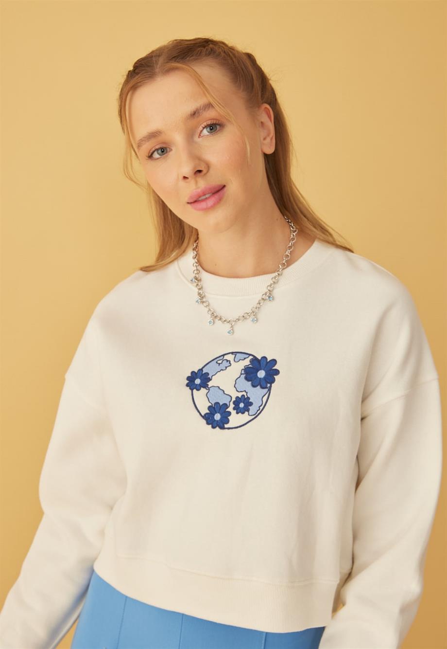 Kadın Önü Lacivert Nakışlı 3 İplik Şardonlu Sweatshirt