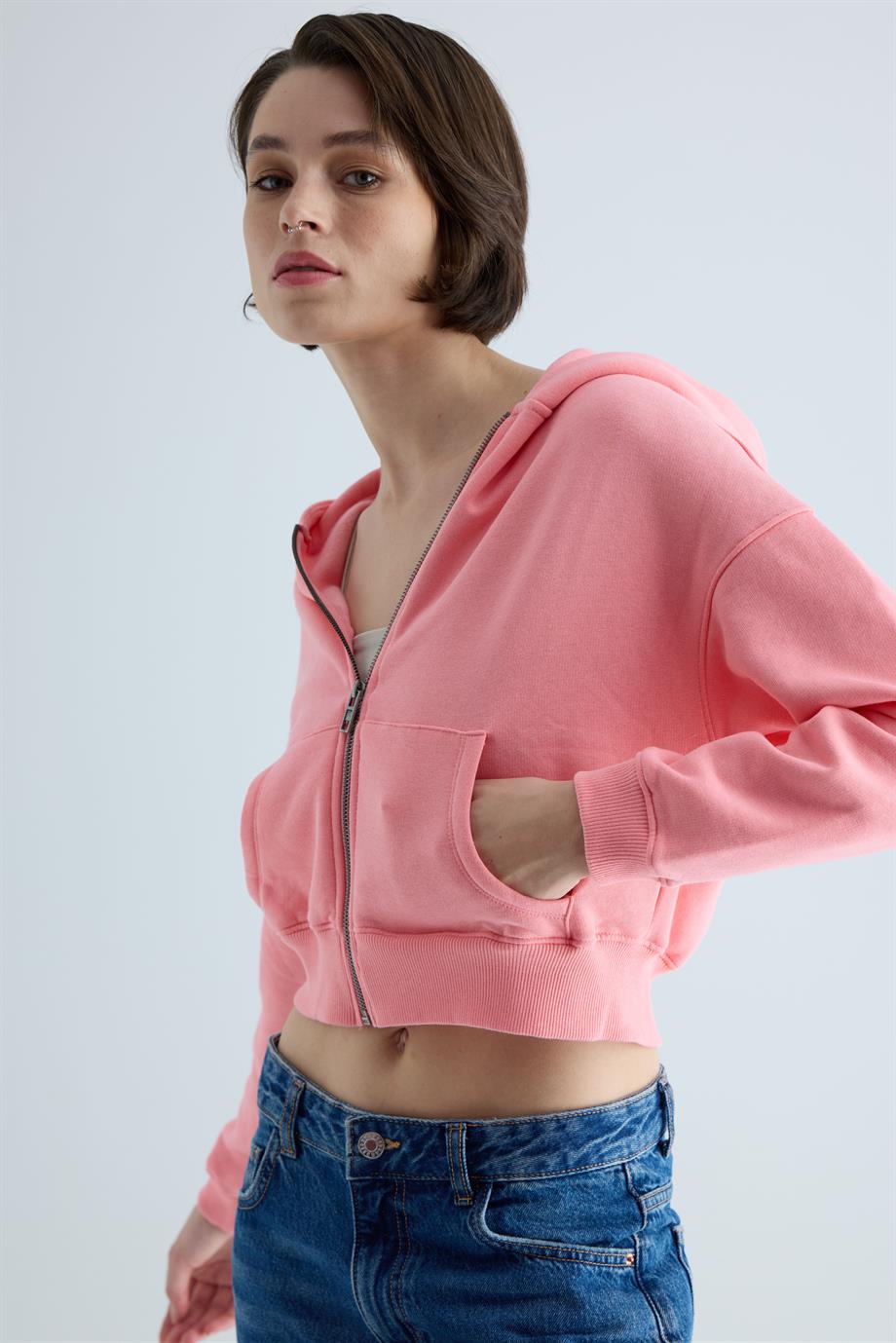 Kadın Pembe Renk Kapüşonlu Şardonlu Crop Sweatshirt Hırka