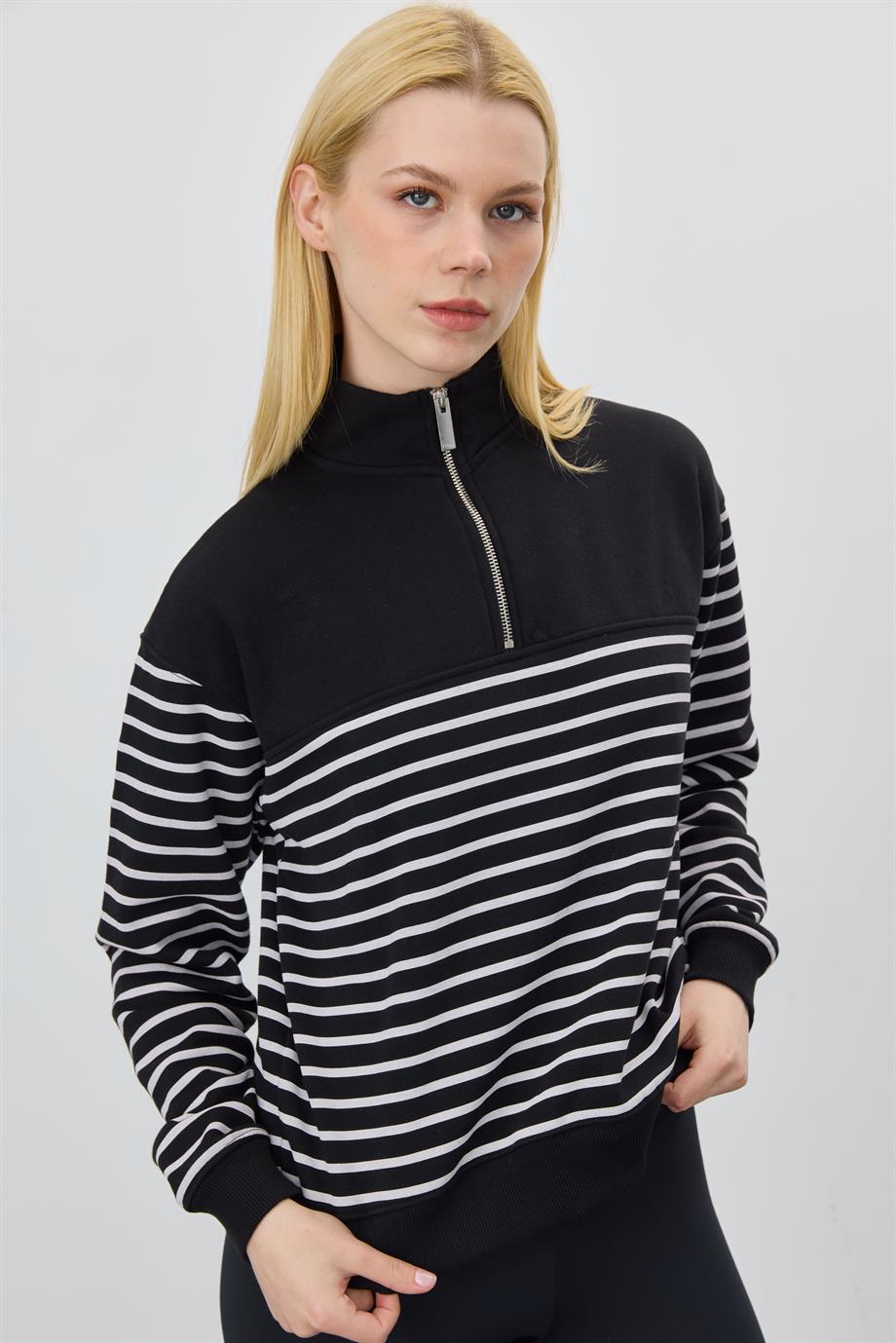 Kadın Siyah Beyaz Çizgili Fermuarlı Sweatshirt