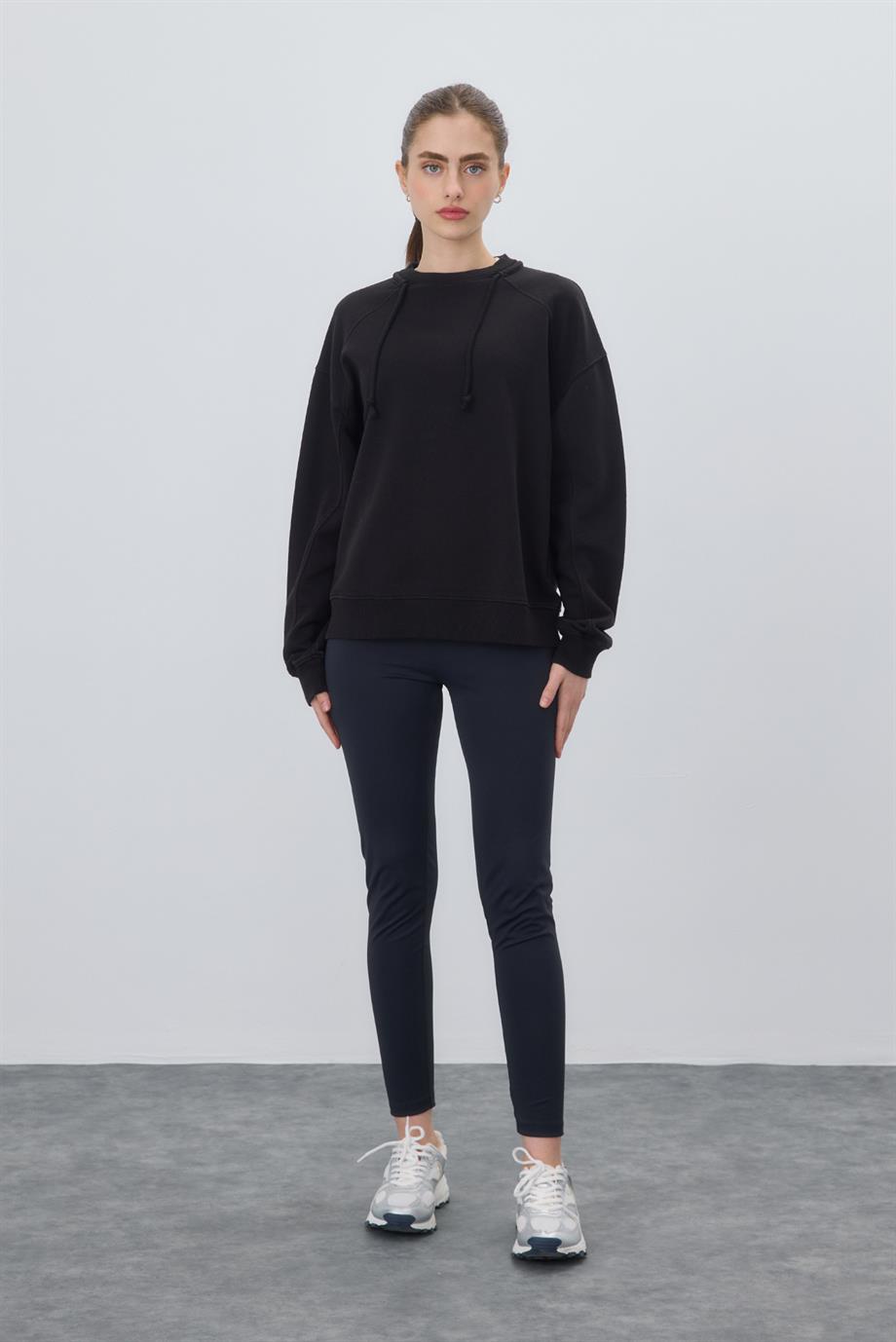 Kadın Siyah Kordon Detaylı Sweatshirt
