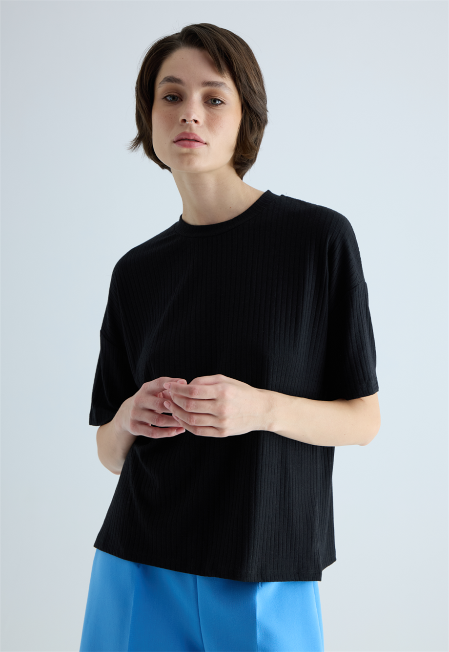 Kadın Siyah Renk Basic Kaşkorse Bisiklet Yaka T-Shirt