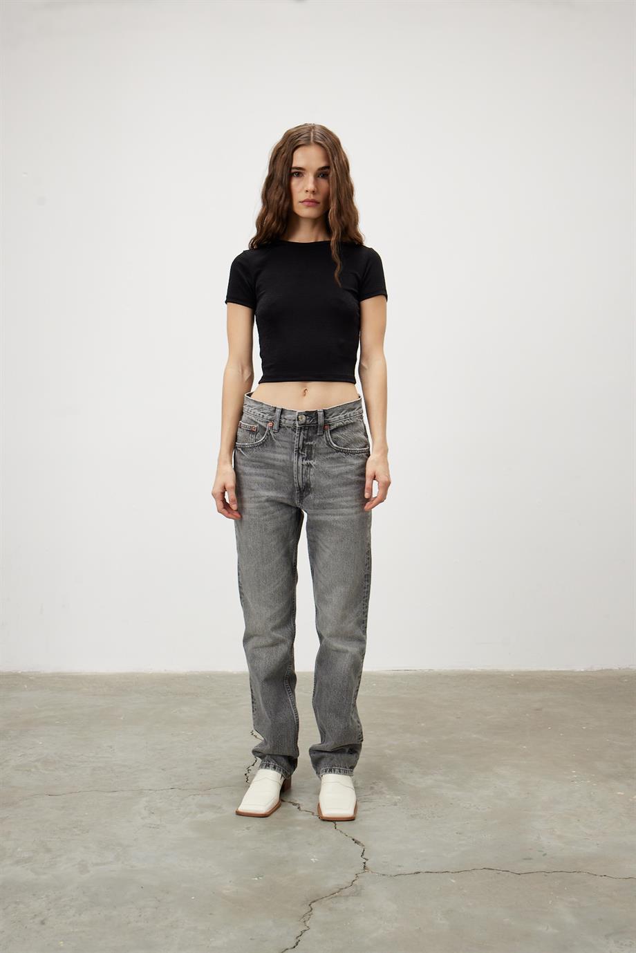 Kadın Siyah Renk Basic Kısa Kollu T-Shirt