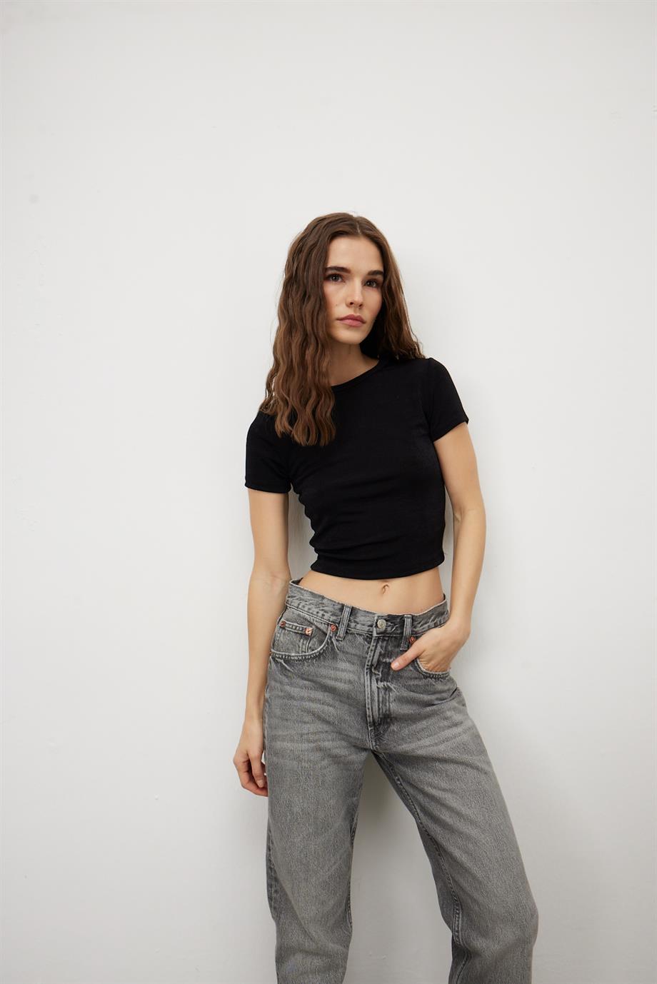 Kadın Siyah Renk Basic Kısa Kollu T-Shirt