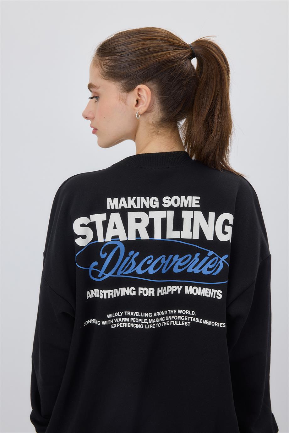 Kadın Siyah Renk Discoveries Baskılı Sweatshirt